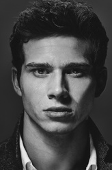 Ryder（奥利弗·斯塔克饰演）