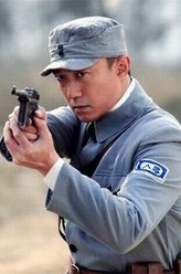 刘建功（王新饰演）