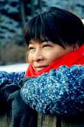 王嫂（岳红饰演）