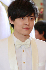 张艺男（付辛博饰演）