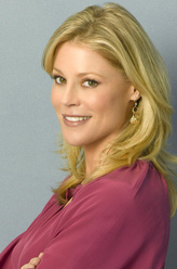 克莱尔·邓菲（朱丽·鲍温饰演）