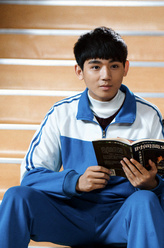 韩叙（李砚饰演）