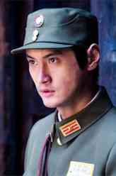 萧鹤峰（薛飞饰演）