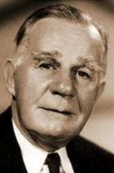 亨利·崔佛斯剧照