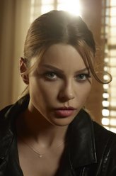 Chloe Decker（劳伦·日尔曼饰演）