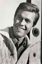 Victor Lazarro（哈威·普雷斯内尔饰演）