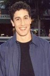 Larry Bloom（贾森·比格斯饰演）