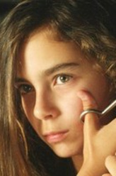 古内丝·森索伊剧照