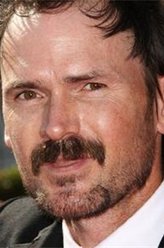 杰瑞米·戴维斯（杰瑞米·戴维斯饰演）