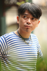 老贼（周晓滨饰演）