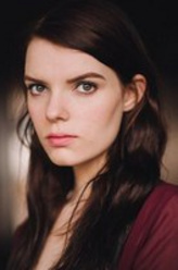 Molly Zane（肖奥纳·斯米特-麦克费饰演）