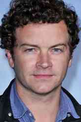 Karl（丹尼·马斯特森饰演）