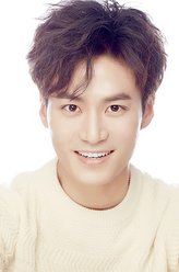 海中麒（茅子俊饰演）