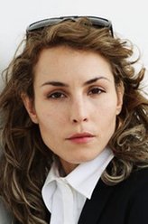 努米·拉佩斯（努米·拉佩斯饰演）