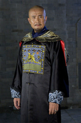 阿克占（张志坚饰演）