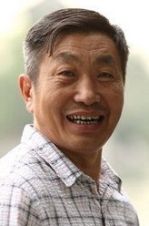 李军长（杜源饰演）