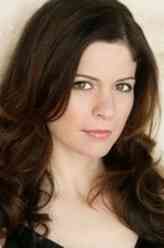 Susan Weller（劳伦·斯塔迈尔饰演）