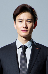 山田春彦（冈田将生饰演）