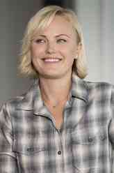 劳拉·艾克斯罗德（玛琳·阿克曼饰演）