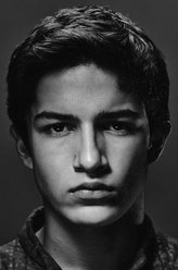 M.K（阿拉米斯·奈特饰演）