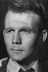 比夫麦奎尔剧照