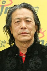 镇长（马精武饰演）