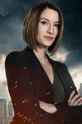 艾丽克斯·丹弗斯（凯乐·利饰演）