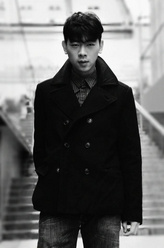 渡边（章宇昂饰演）