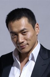 田野（丁海峰饰演）