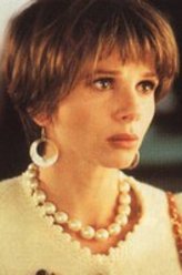 维多利亚·阿布里尔（维多利亚·阿布里尔饰演）