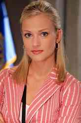 珍妮弗·让热（A·J·库克饰演）