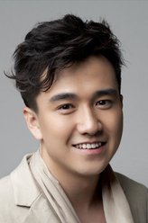 周独夫（翟天临饰演）