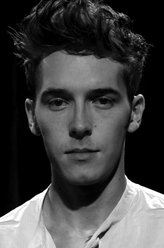 Ed（山姆·帕莱迪奥饰演）