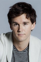 瑞恩·柯万腾（瑞恩·柯万腾饰演）