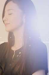 尹姿琪（章龄之饰演）