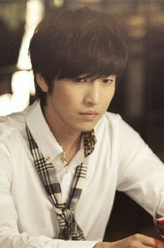 李剑羽（邹廷威饰演）