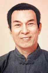 九叔（石坚饰演）