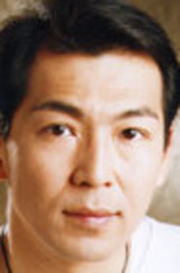 梁健平（梁健平饰演）