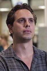 Don Keefer（托马斯·萨多斯基饰演）