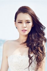 名凤（梁爱琪饰演）