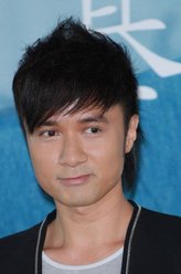 荣记冰室伙计（古巨基饰演）