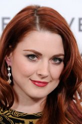 Sophie（阿丽克丝·布莱肯瑞吉饰演）