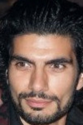 Omar（阿金·加齐饰演）