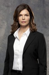 艾莉克丝·布莱克（珍妮·特里普里霍恩饰演）