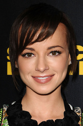 Sue Hirsch（阿什利·理查兹饰演）