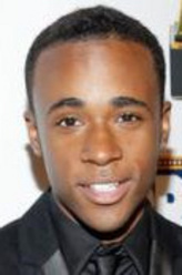 Khylin Rhambo（Khylin Rhambo饰演）