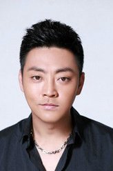 荆雷（赵达饰演）