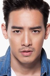 JASON（黄柏钧饰演）