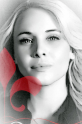 卡米尔（莉·派斯饰演）