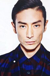 伊势谷友介（伊势谷友介饰演）